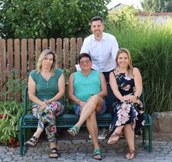 Auf dem Bild sind Anja Schmitt, Angela Schulz, Katja Streubel, Kristin Schudy