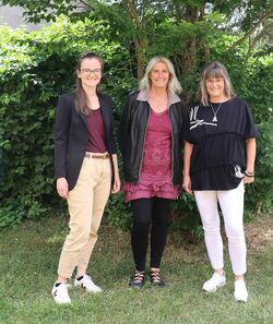 Auf dem Bild zu sehen sind Pfarrerin Lena Brugger, Astrid Plahuta, Anette Welp