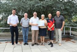Trebur hält zusammen: Spendenübergabe des Seniorenkreises der AWO Geinsheim